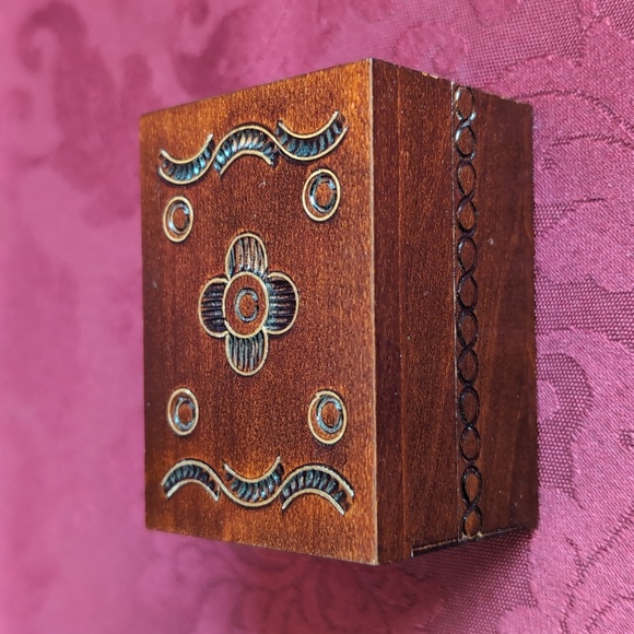 Small Wooden Polish Storage Box with Carved Flower - Picture 2 of 10